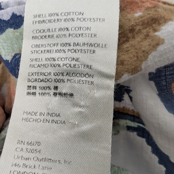 💘 Anthropologie Embroidered  buttondown shirt - Picture 8 of 8